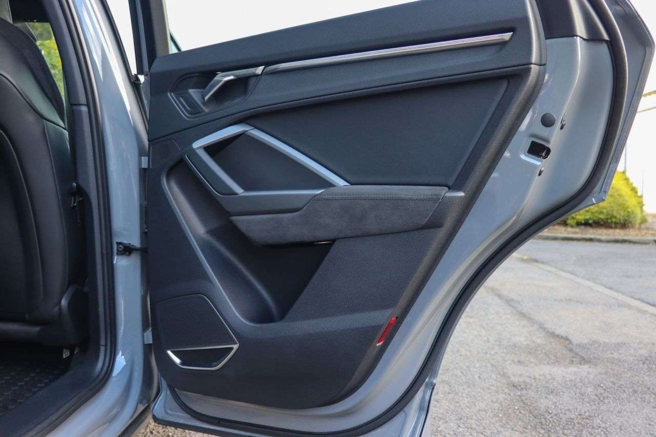 2020 AUDI RS Q3 2020 AUDI RS Q3