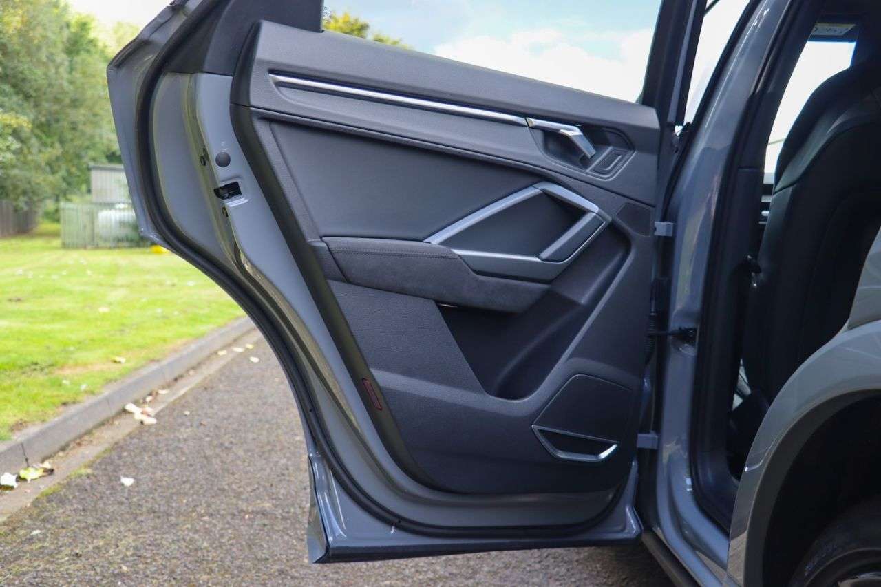 2020 AUDI RS Q3 2020 AUDI RS Q3