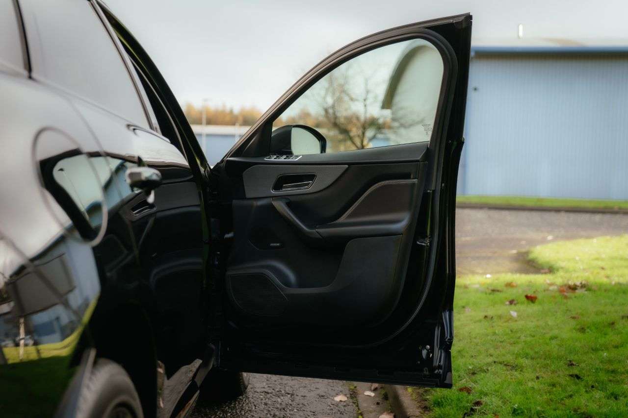 2016 JAGUAR F-PACE 2016 JAGUAR F-PACE