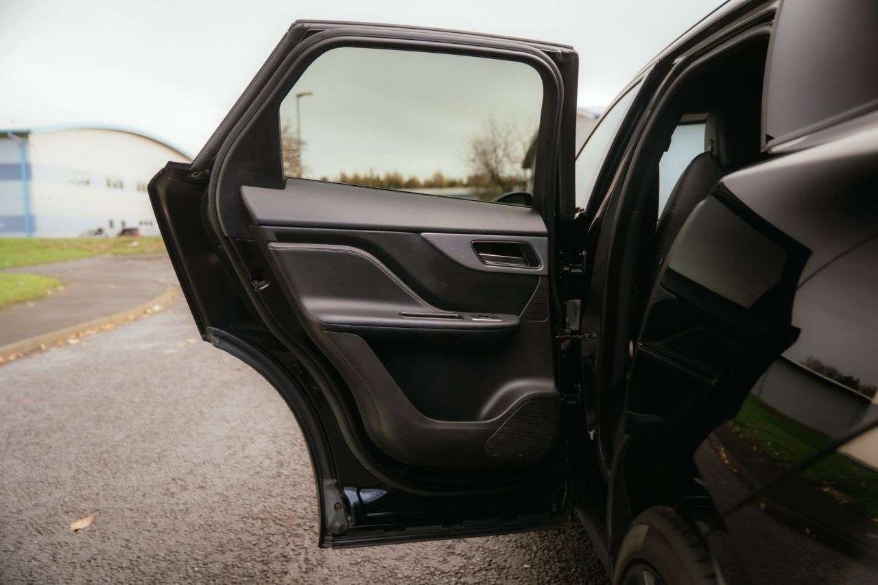 2016 JAGUAR F-PACE 2016 JAGUAR F-PACE