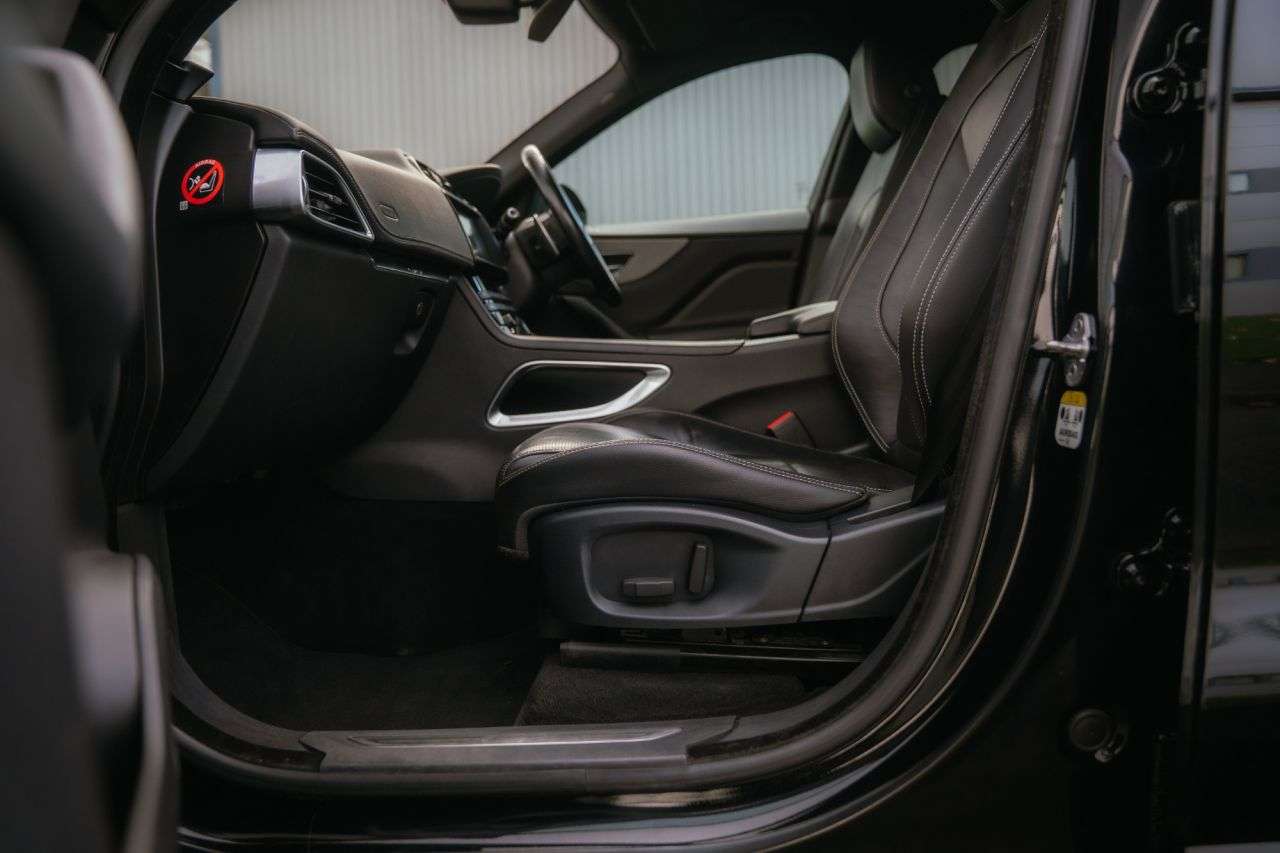 2016 JAGUAR F-PACE 2016 JAGUAR F-PACE