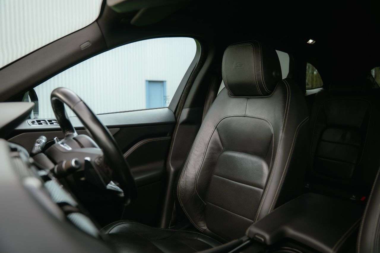 2016 JAGUAR F-PACE 2016 JAGUAR F-PACE