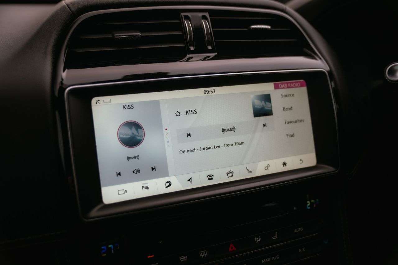 2016 JAGUAR F-PACE 2016 JAGUAR F-PACE