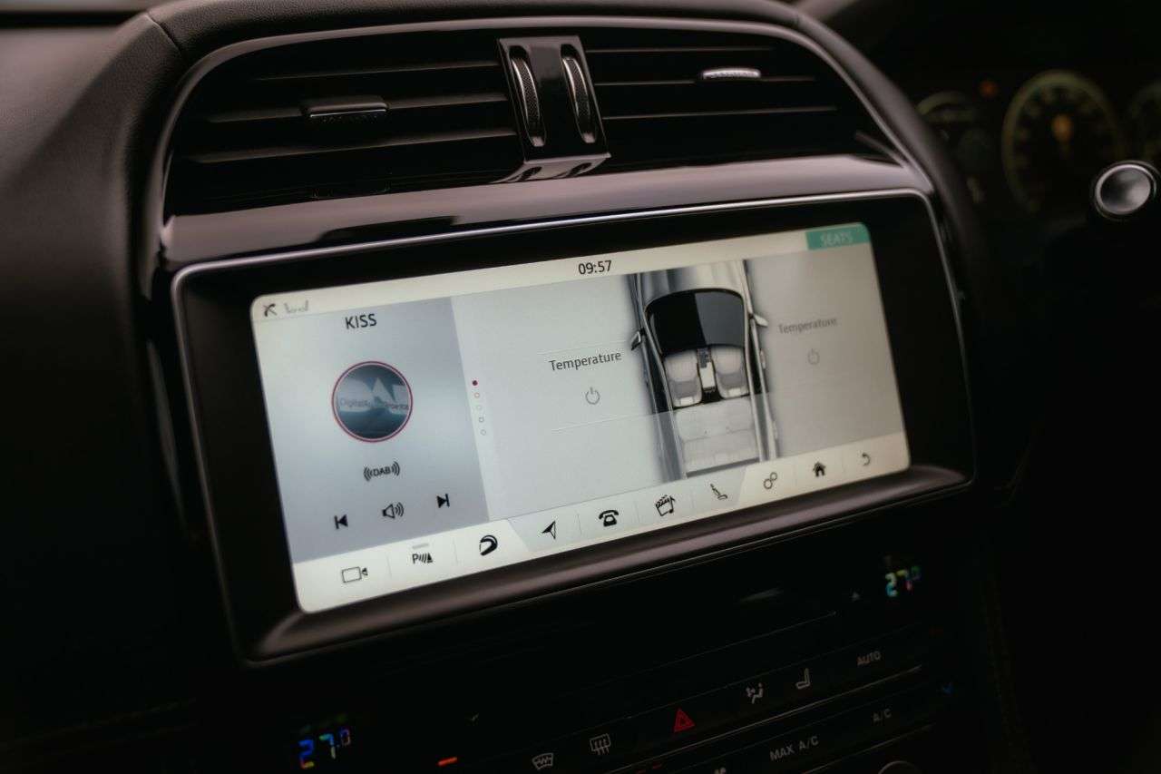 2016 JAGUAR F-PACE 2016 JAGUAR F-PACE