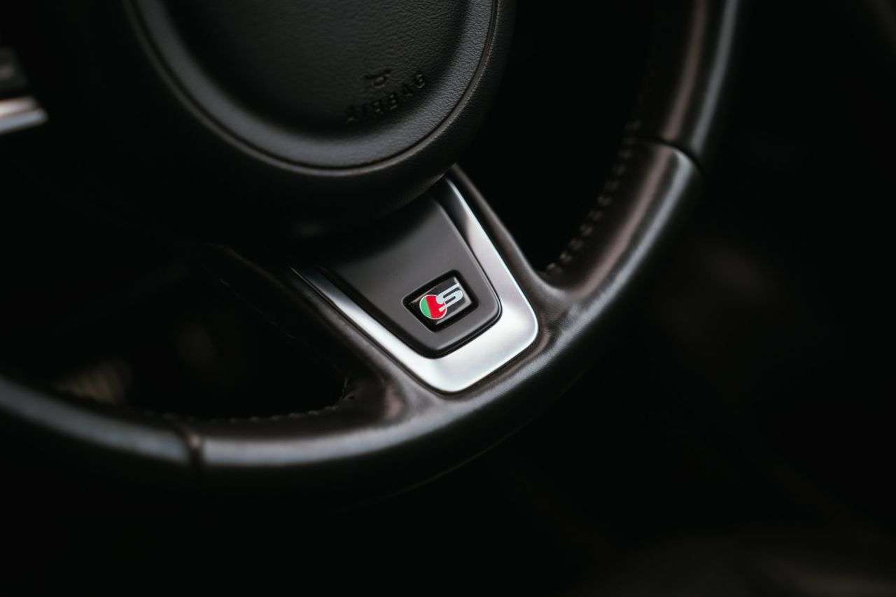 2016 JAGUAR F-PACE 2016 JAGUAR F-PACE