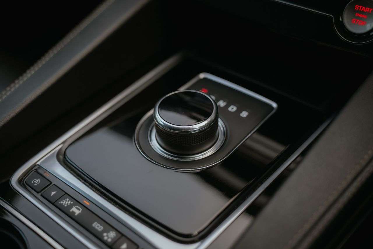 2016 JAGUAR F-PACE 2016 JAGUAR F-PACE