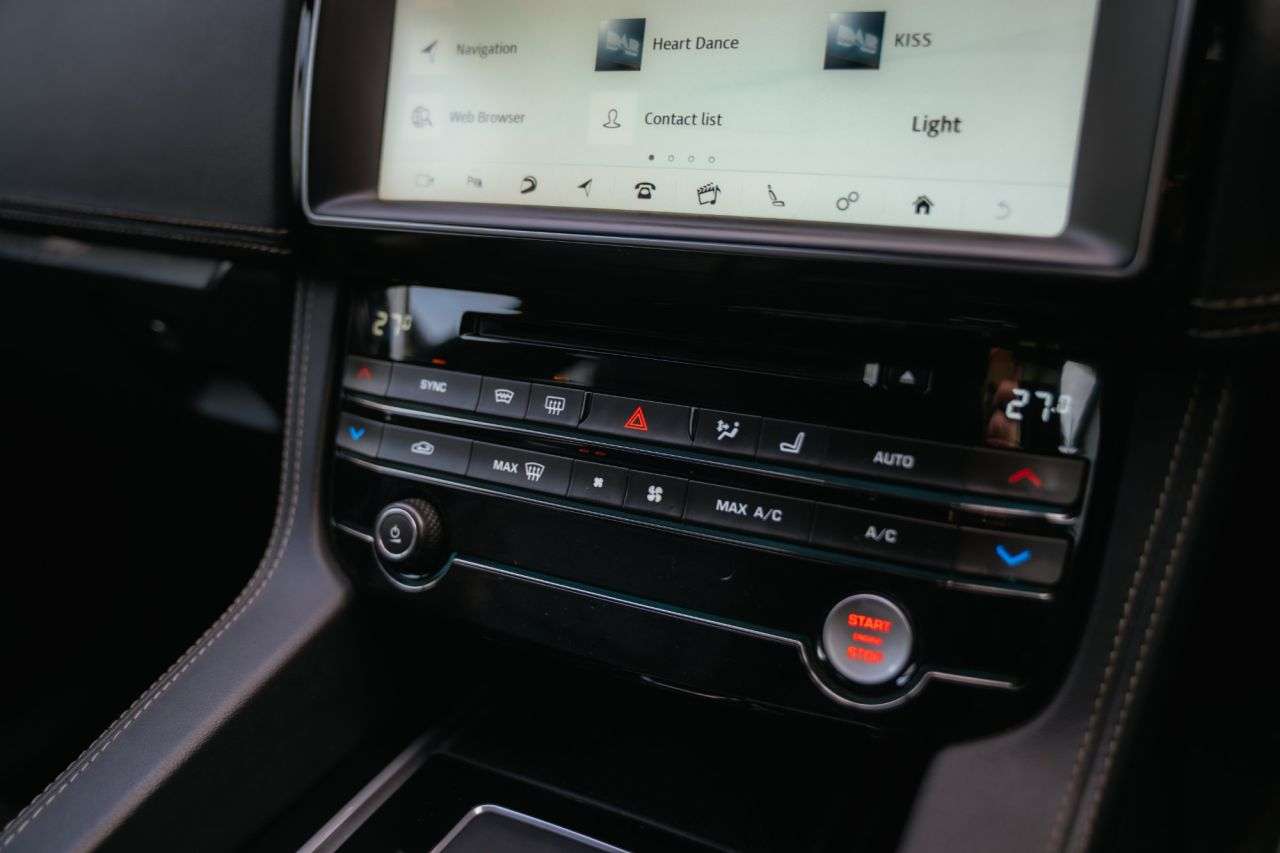 2016 JAGUAR F-PACE 2016 JAGUAR F-PACE