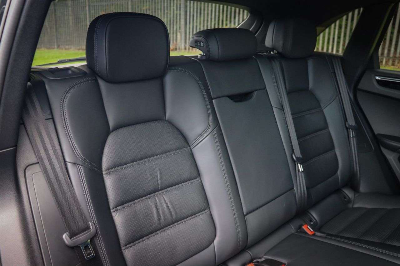 2019 PORSCHE MACAN 2019 PORSCHE MACAN