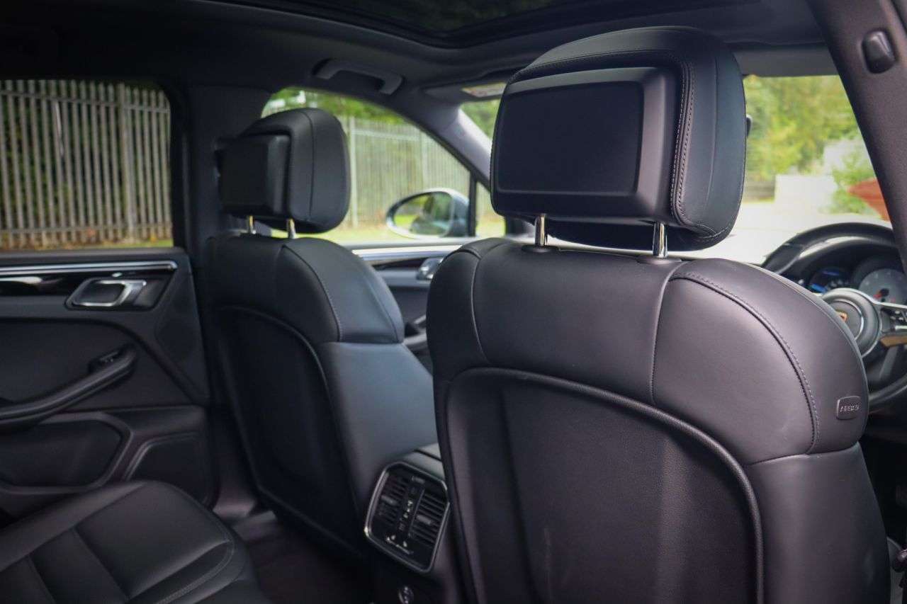 2019 PORSCHE MACAN 2019 PORSCHE MACAN