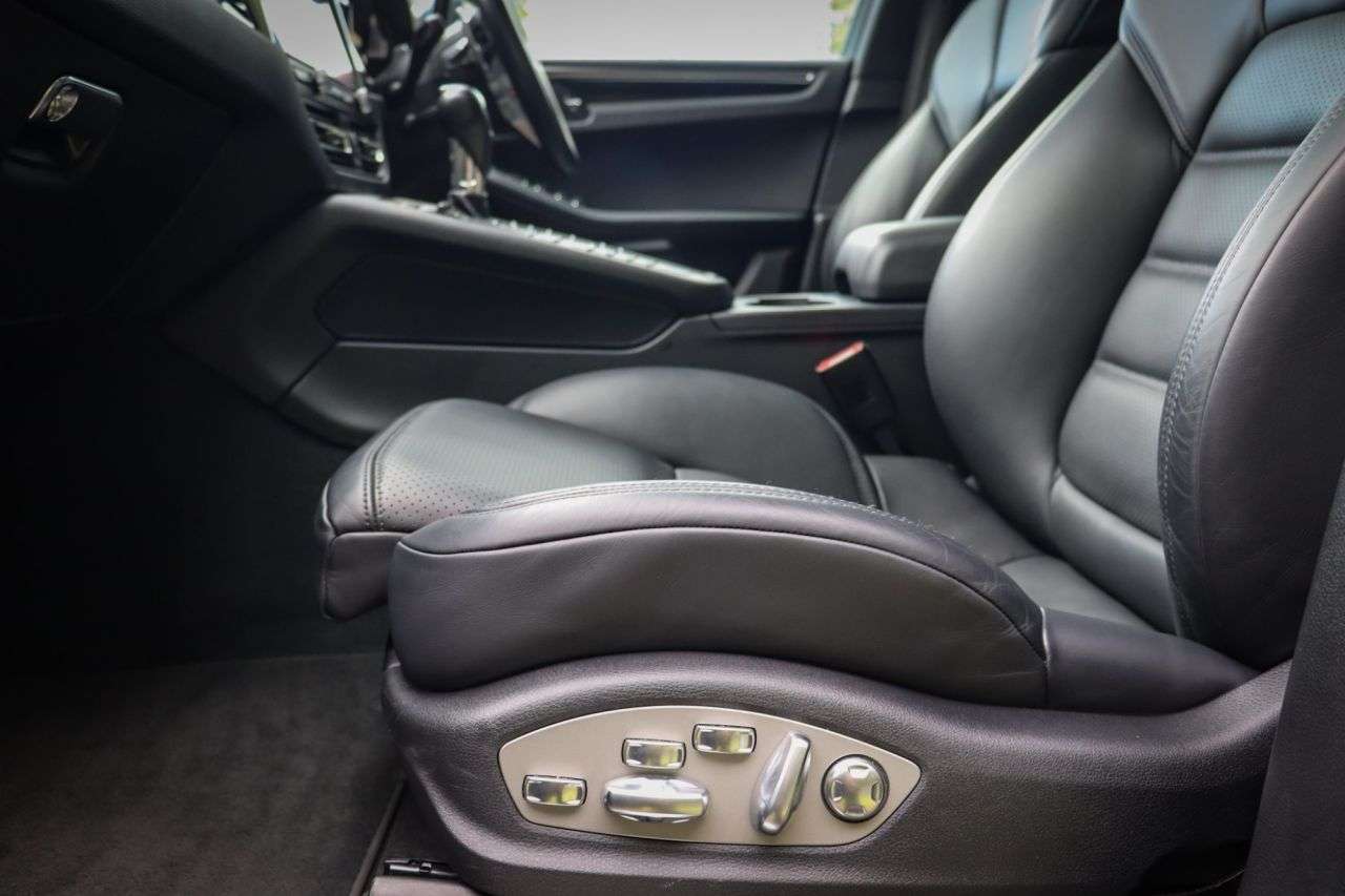 2019 PORSCHE MACAN 2019 PORSCHE MACAN