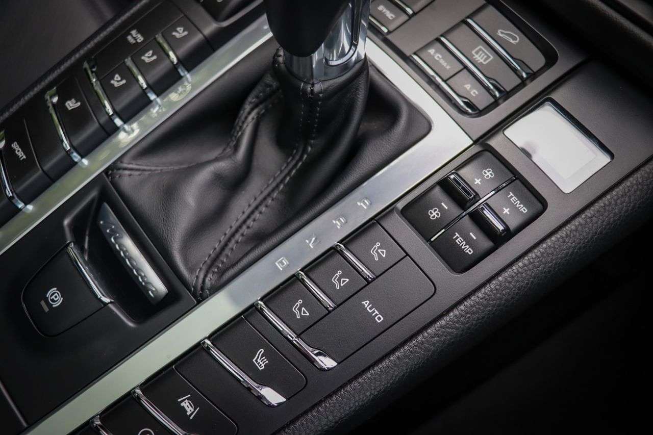 2019 PORSCHE MACAN 2019 PORSCHE MACAN