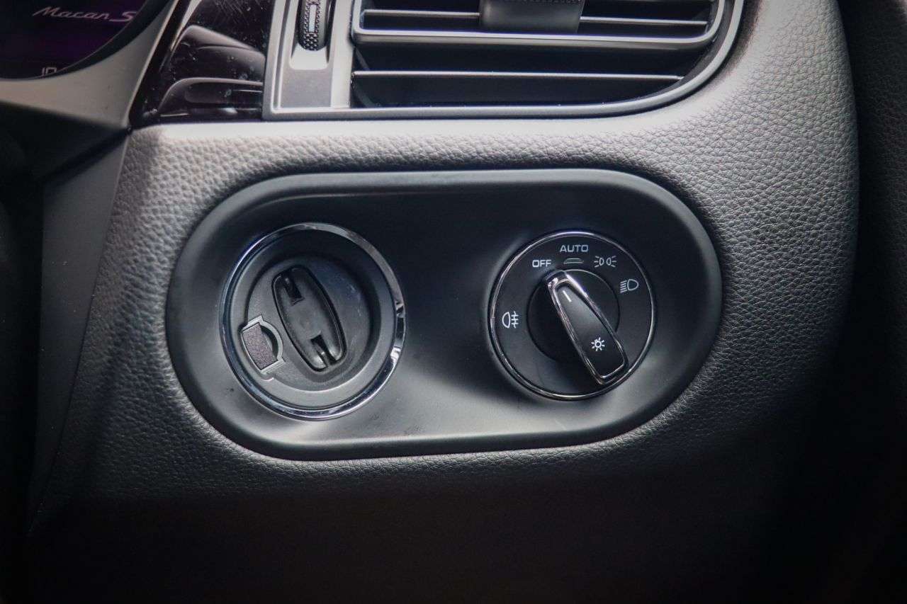 2019 PORSCHE MACAN 2019 PORSCHE MACAN