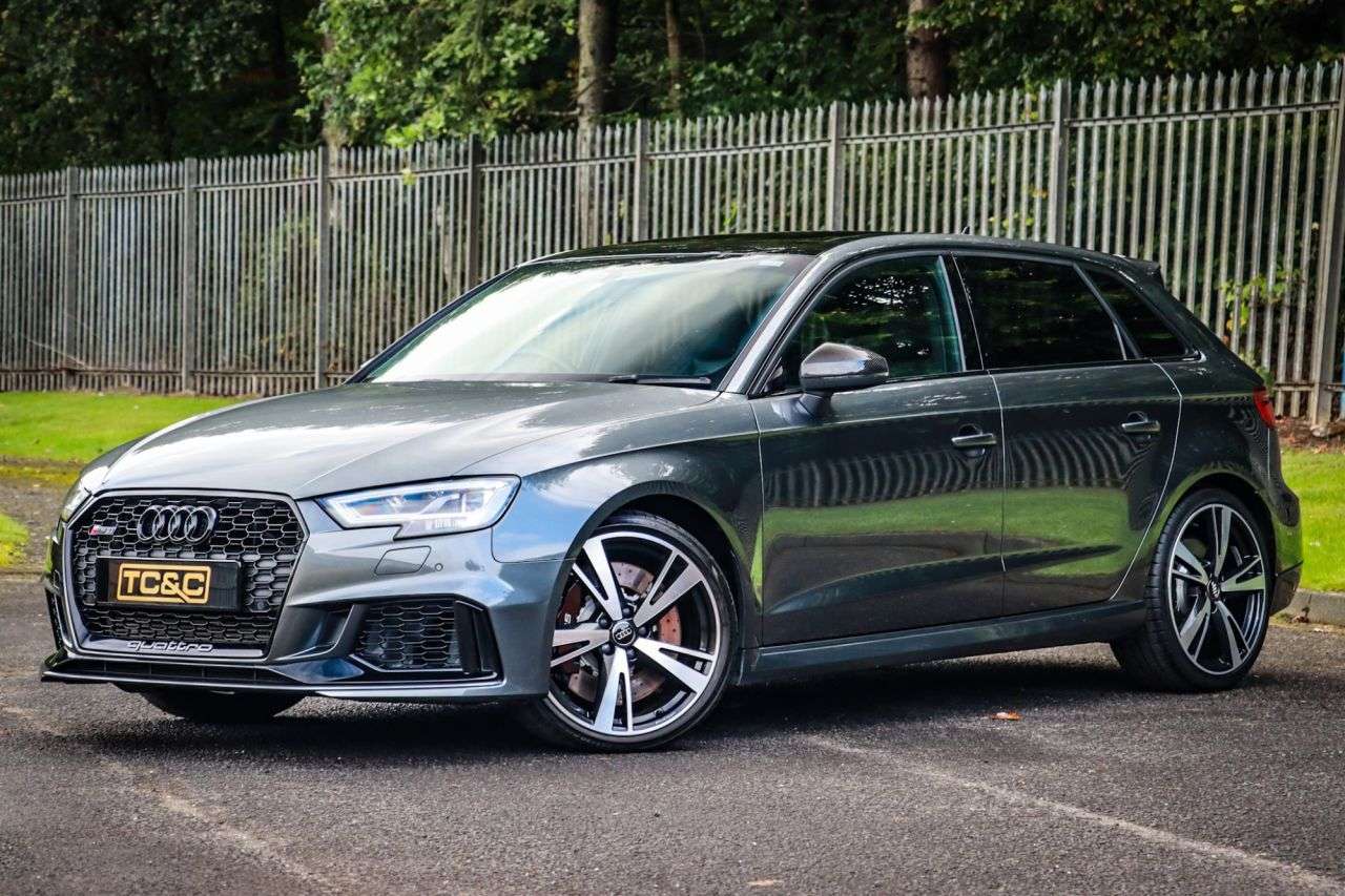 null AUDI RS3 null AUDI RS3