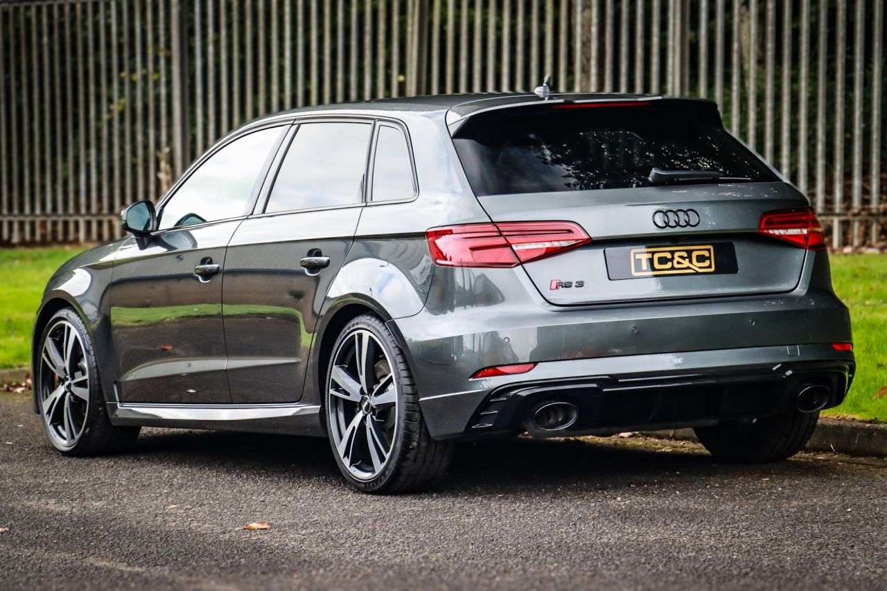 null AUDI RS3 null AUDI RS3