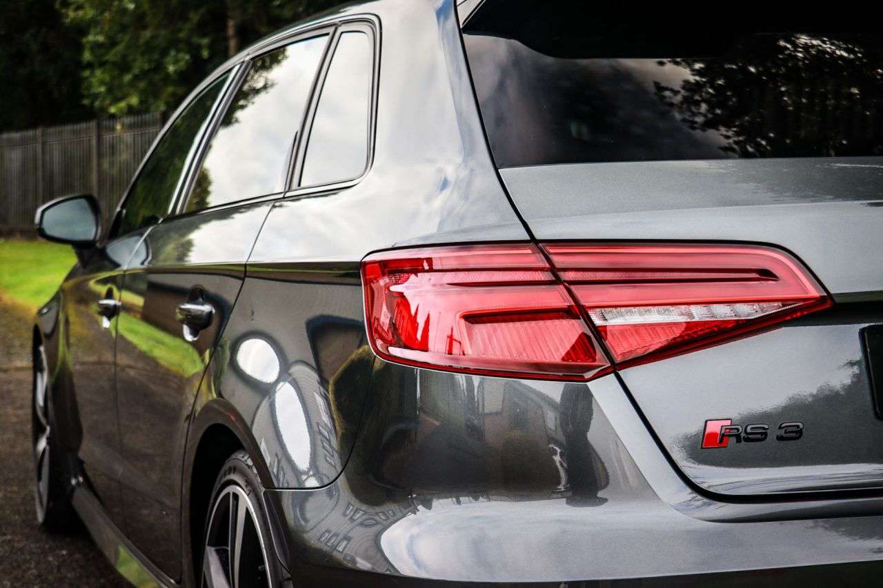 null AUDI RS3 null AUDI RS3