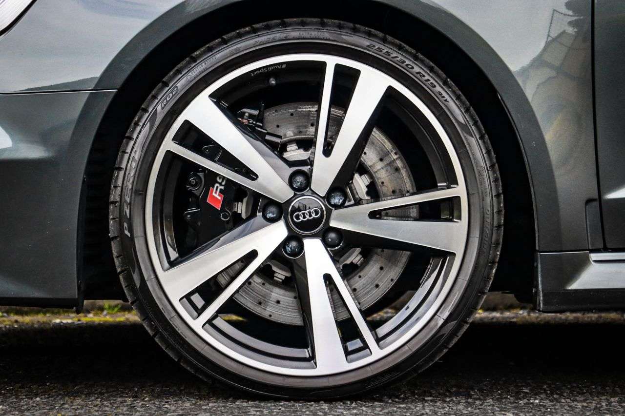 null AUDI RS3 null AUDI RS3