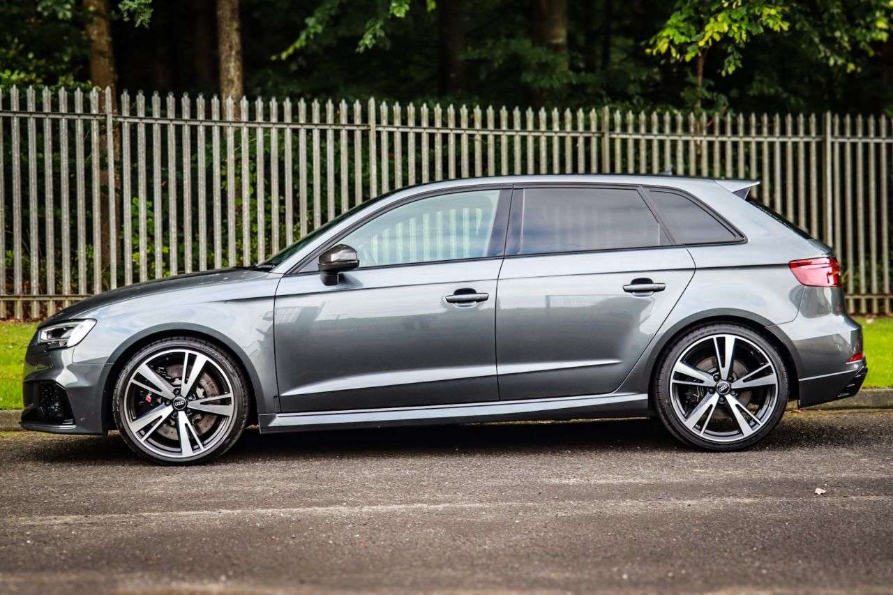 null AUDI RS3 null AUDI RS3