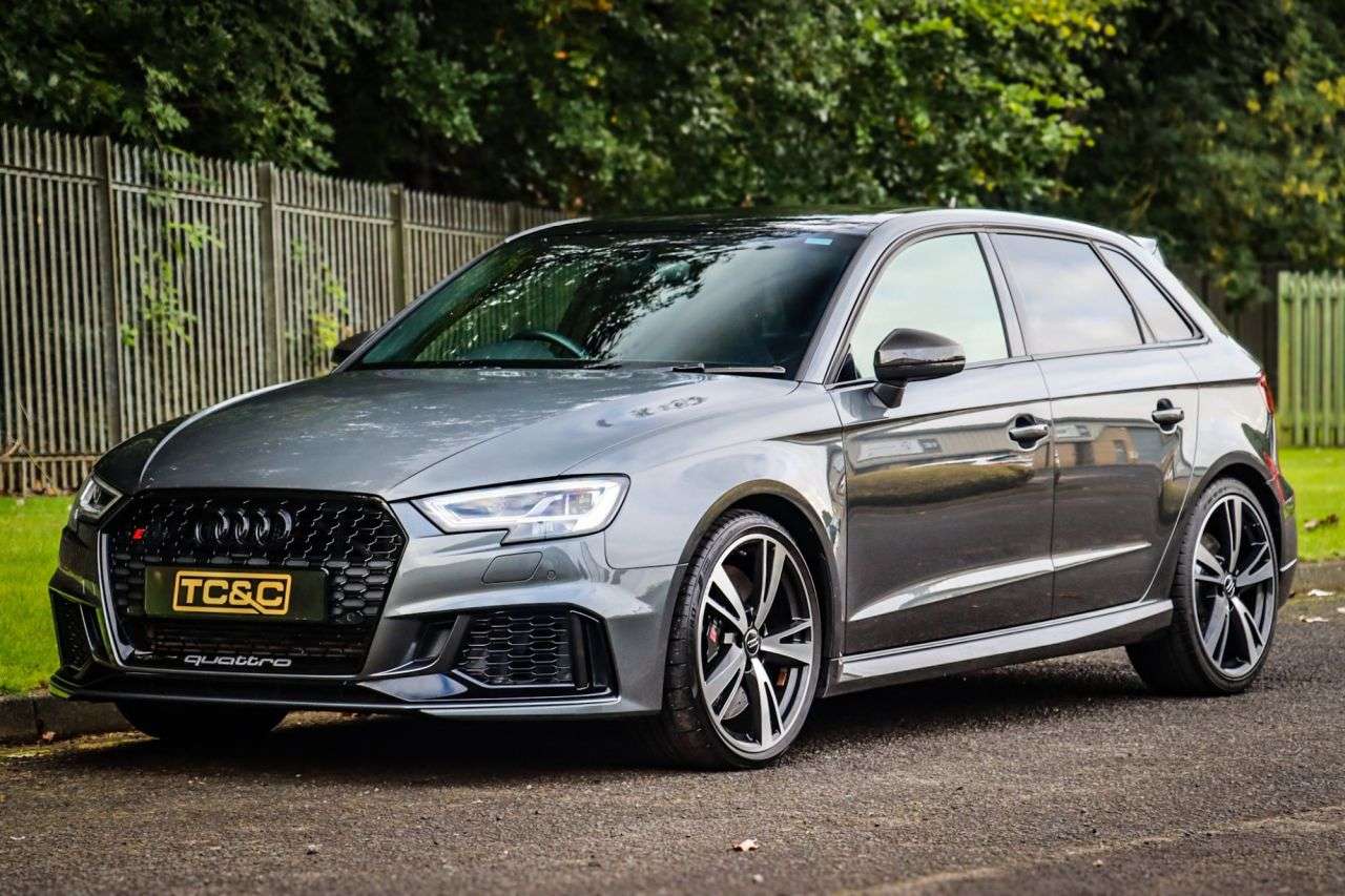 null AUDI RS3 null AUDI RS3