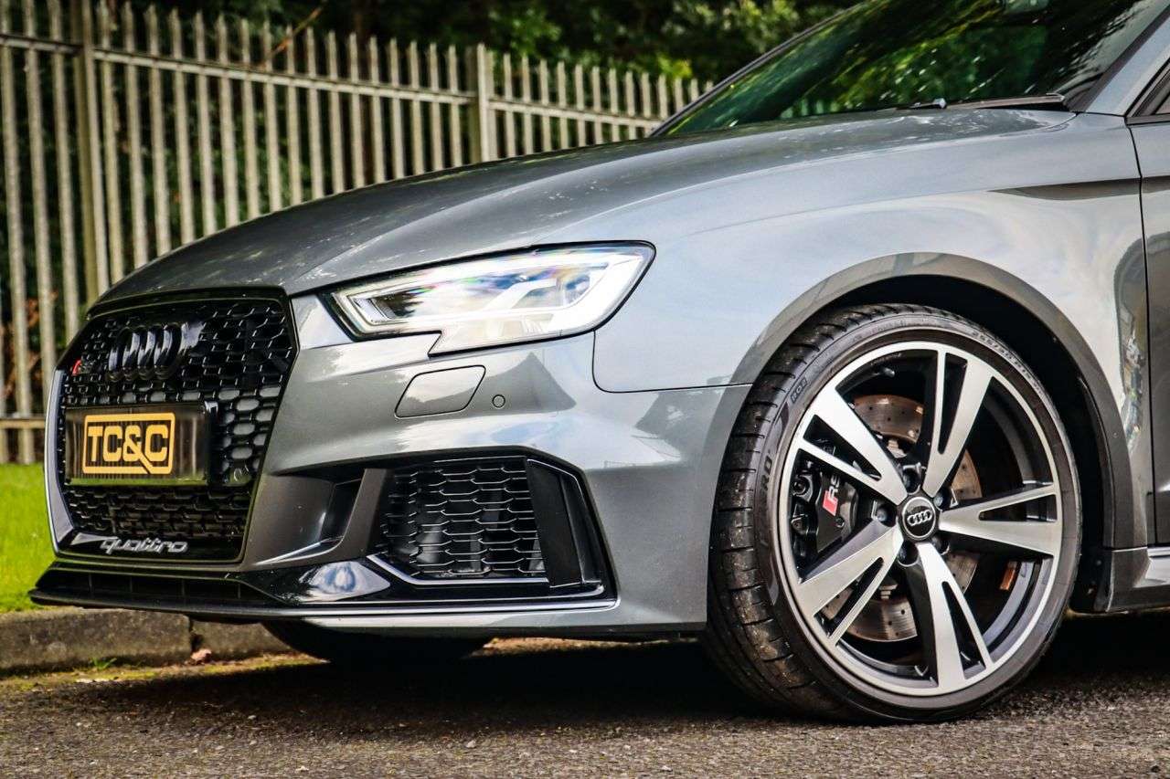 null AUDI RS3 null AUDI RS3