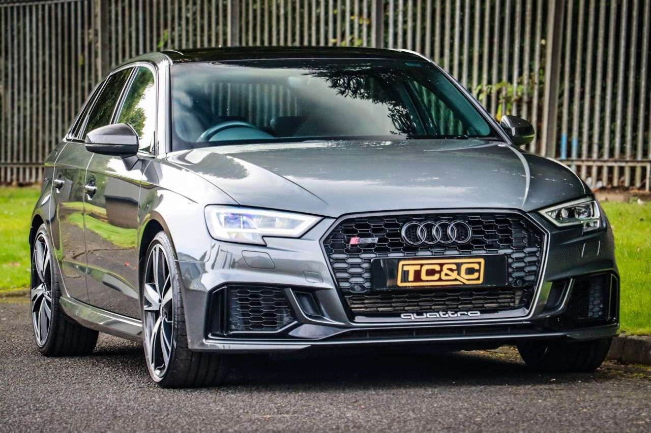 null AUDI RS3 null AUDI RS3