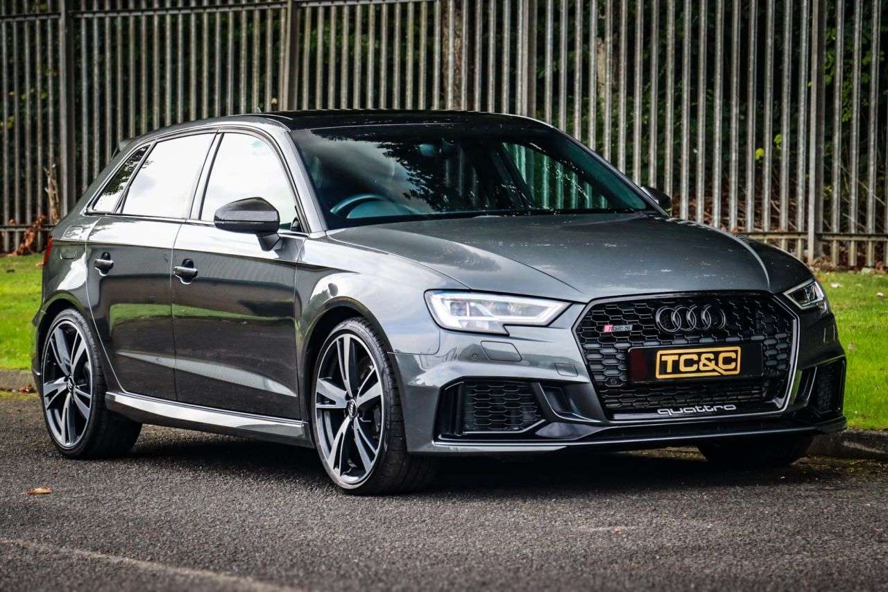 null AUDI RS3 null AUDI RS3