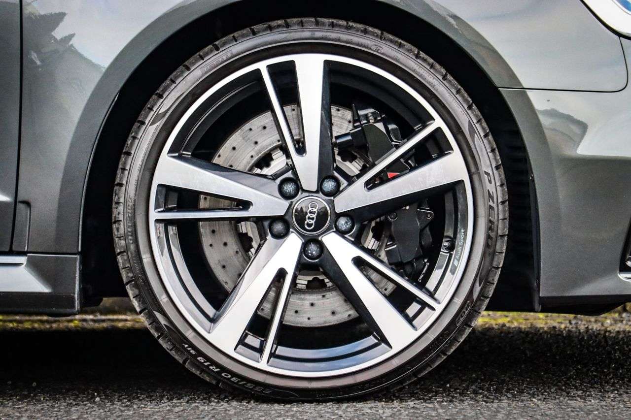 null AUDI RS3 null AUDI RS3