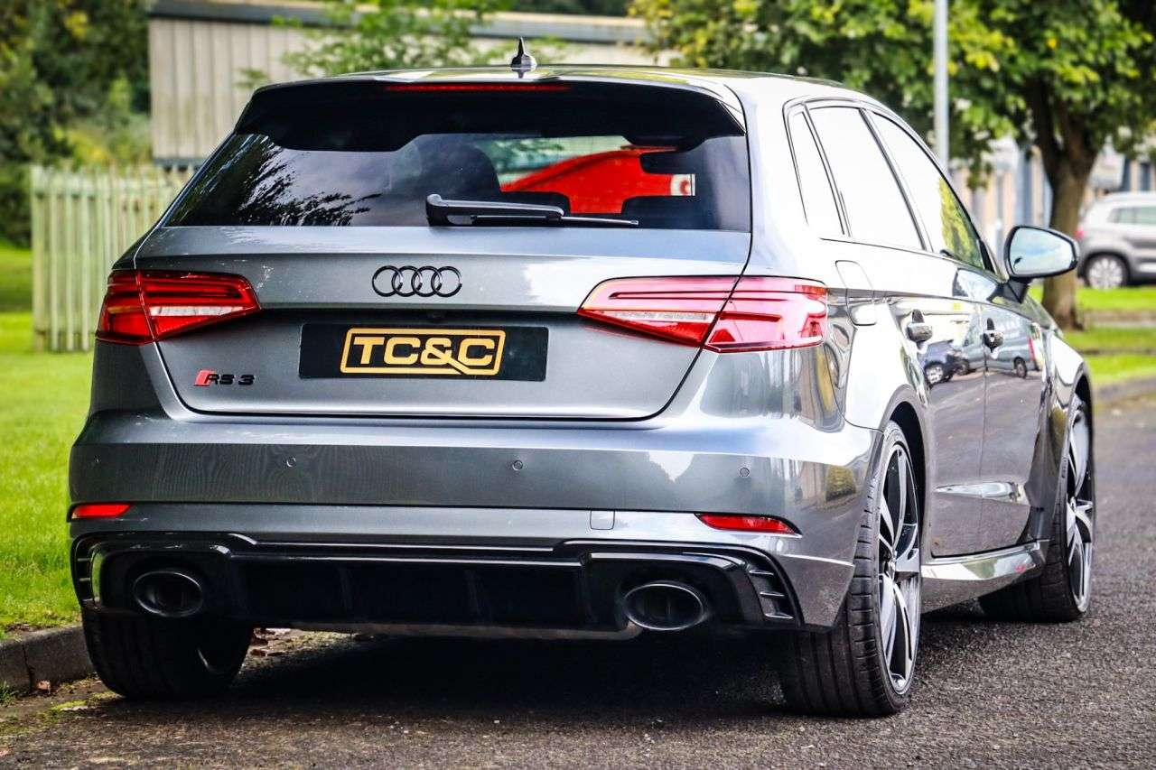 null AUDI RS3 null AUDI RS3