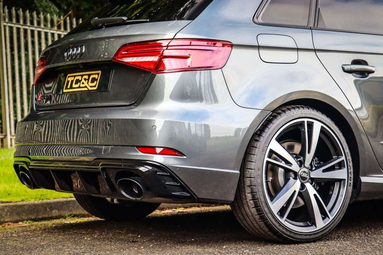 null AUDI RS3 null AUDI RS3