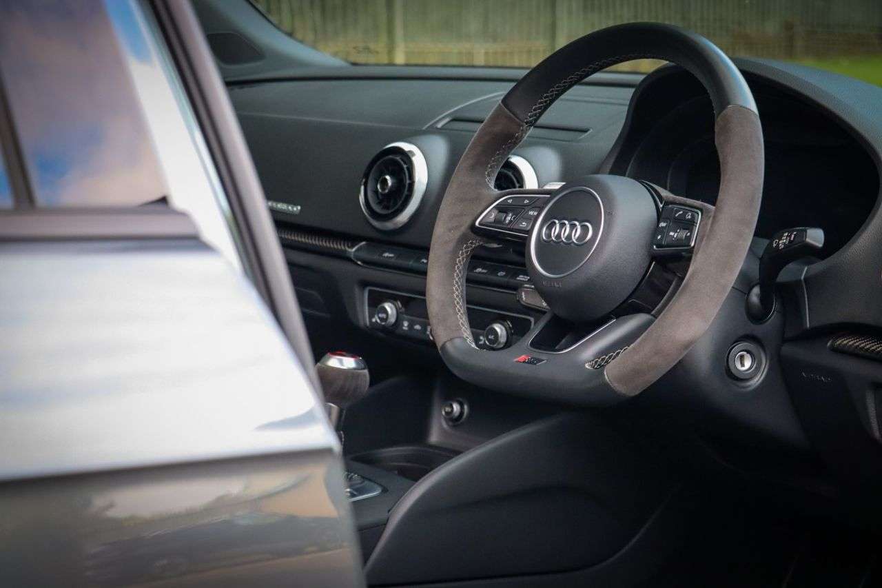 null AUDI RS3 null AUDI RS3