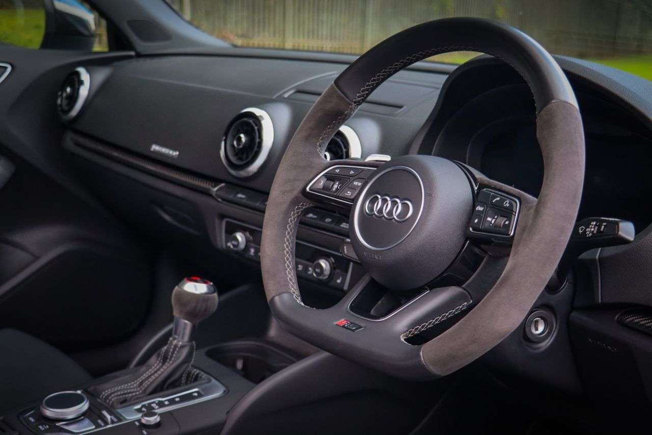 null AUDI RS3 null AUDI RS3