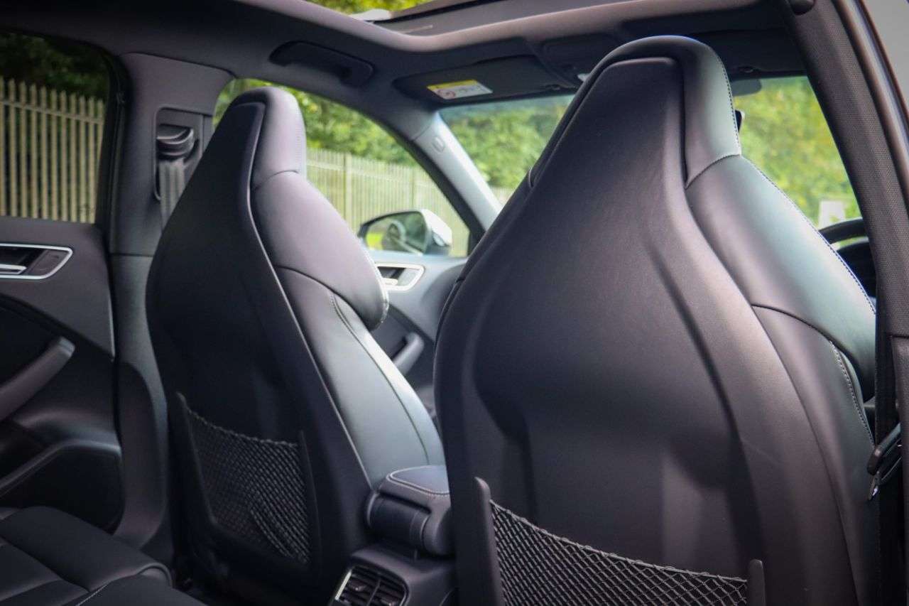 null AUDI RS3 null AUDI RS3