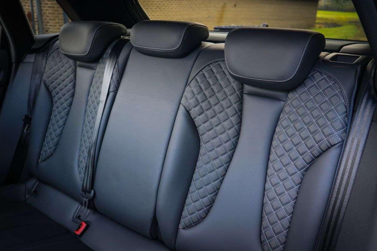 null AUDI RS3 null AUDI RS3