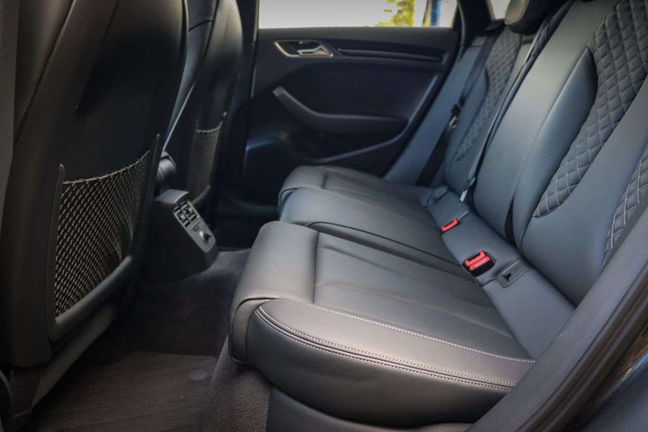 null AUDI RS3 null AUDI RS3