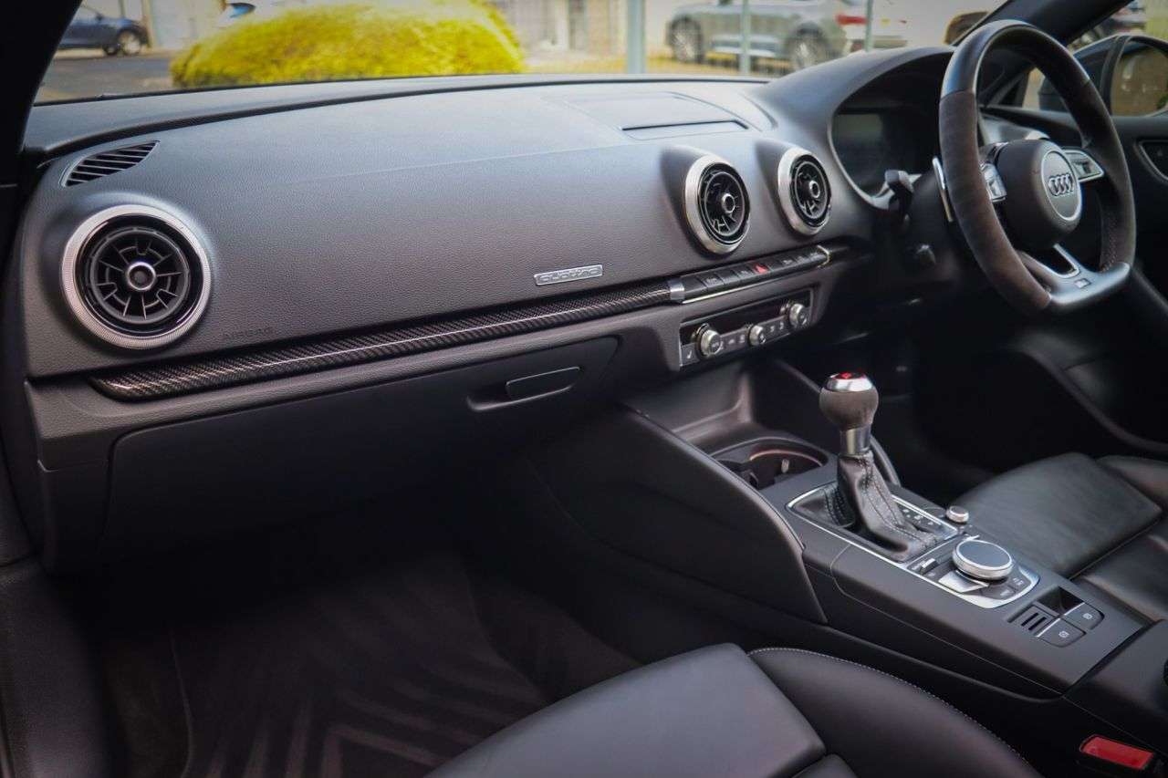 null AUDI RS3 null AUDI RS3