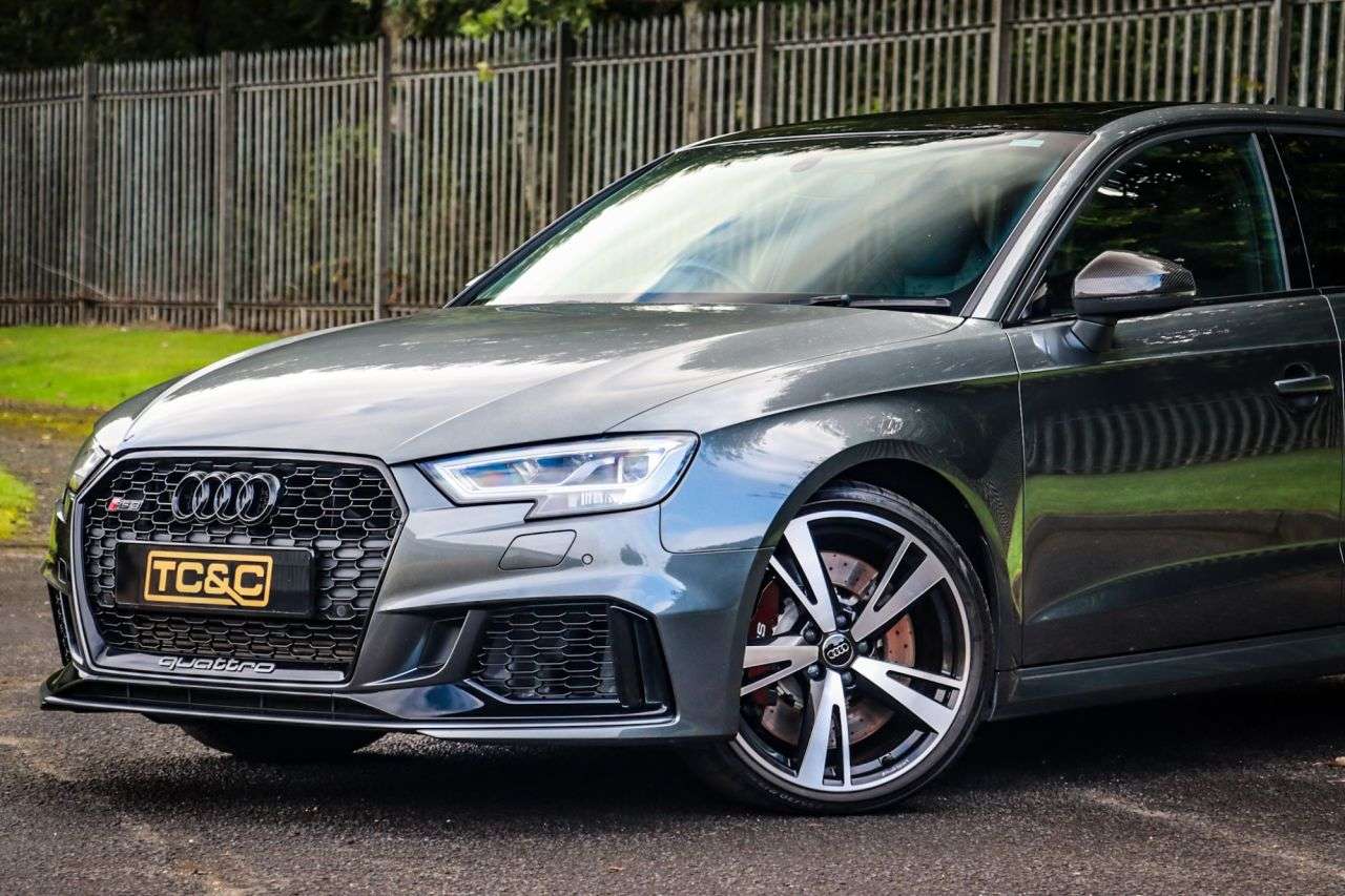 null AUDI RS3 null AUDI RS3