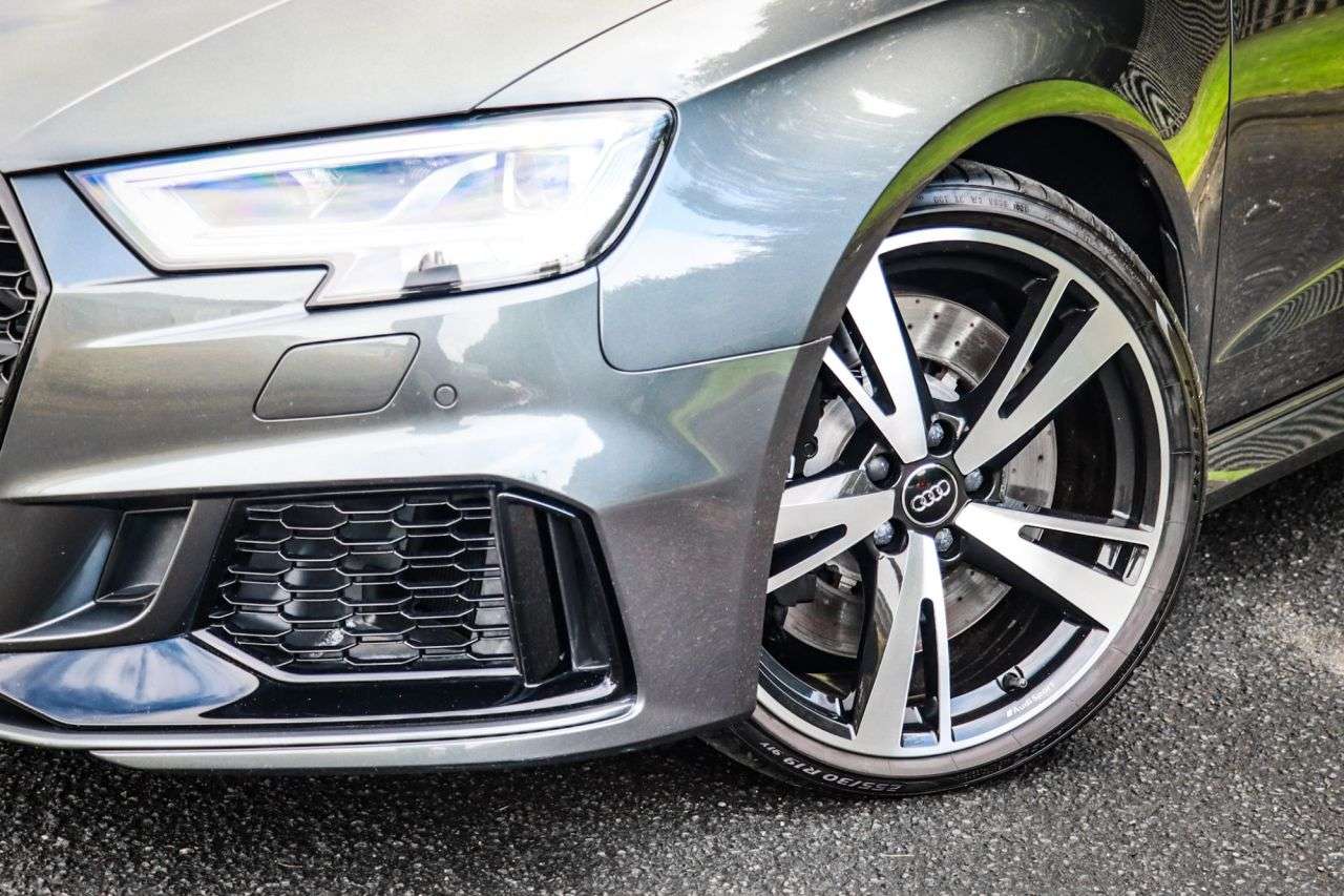 null AUDI RS3 null AUDI RS3