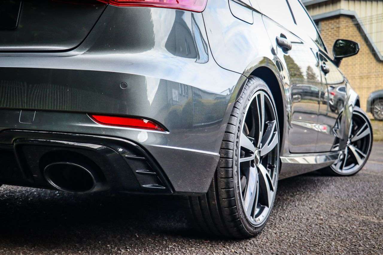 null AUDI RS3 null AUDI RS3