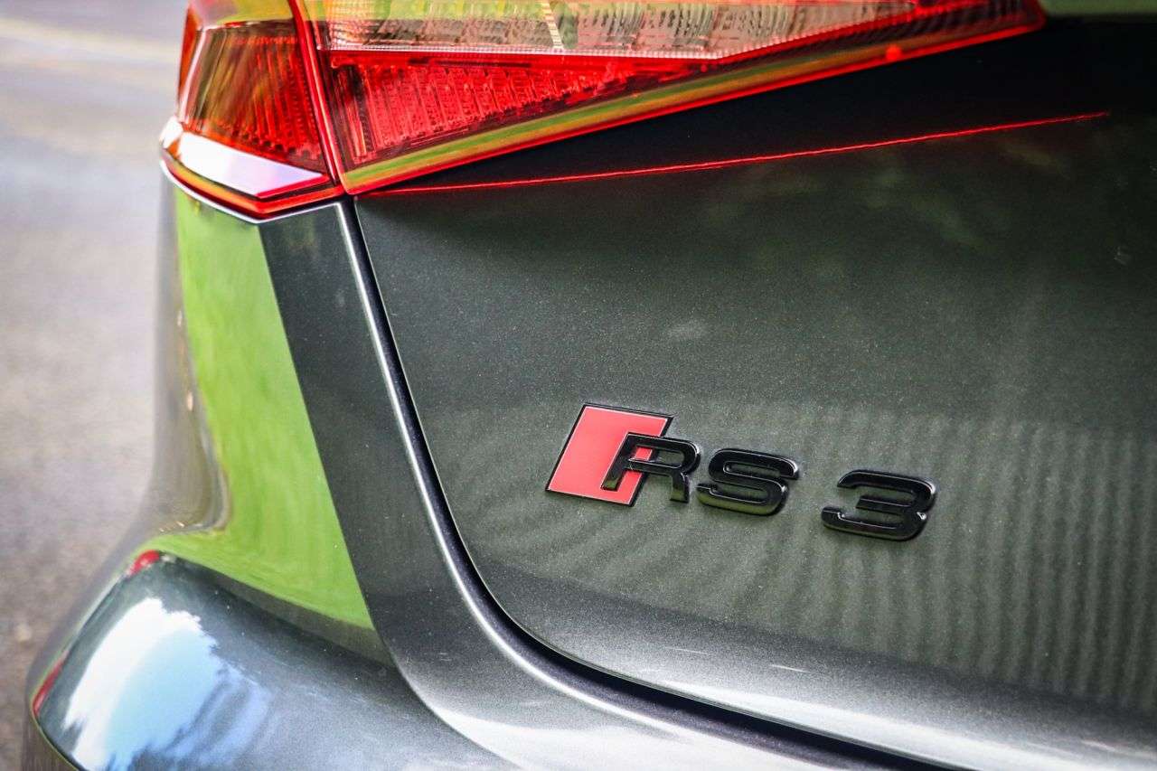 null AUDI RS3 null AUDI RS3