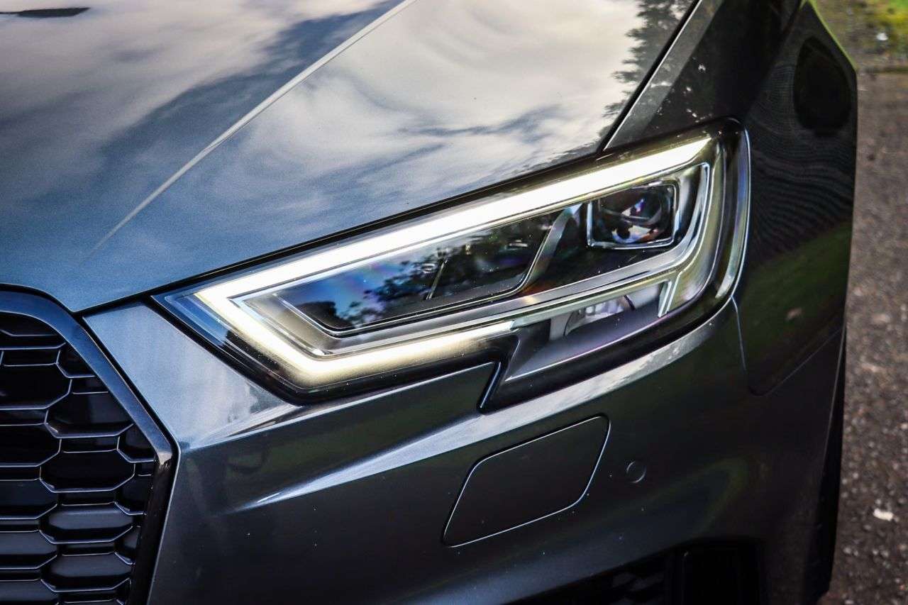 null AUDI RS3 null AUDI RS3