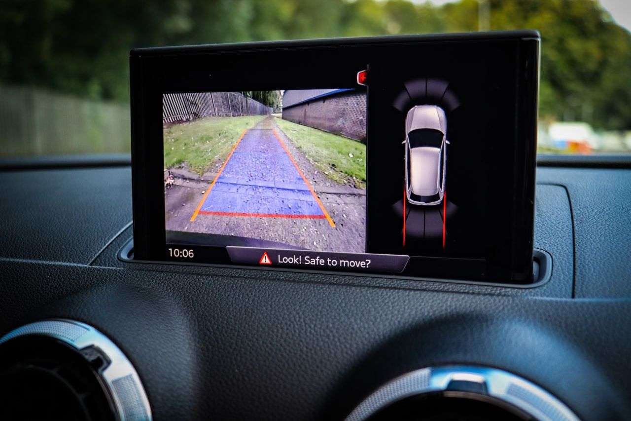 null AUDI RS3 null AUDI RS3