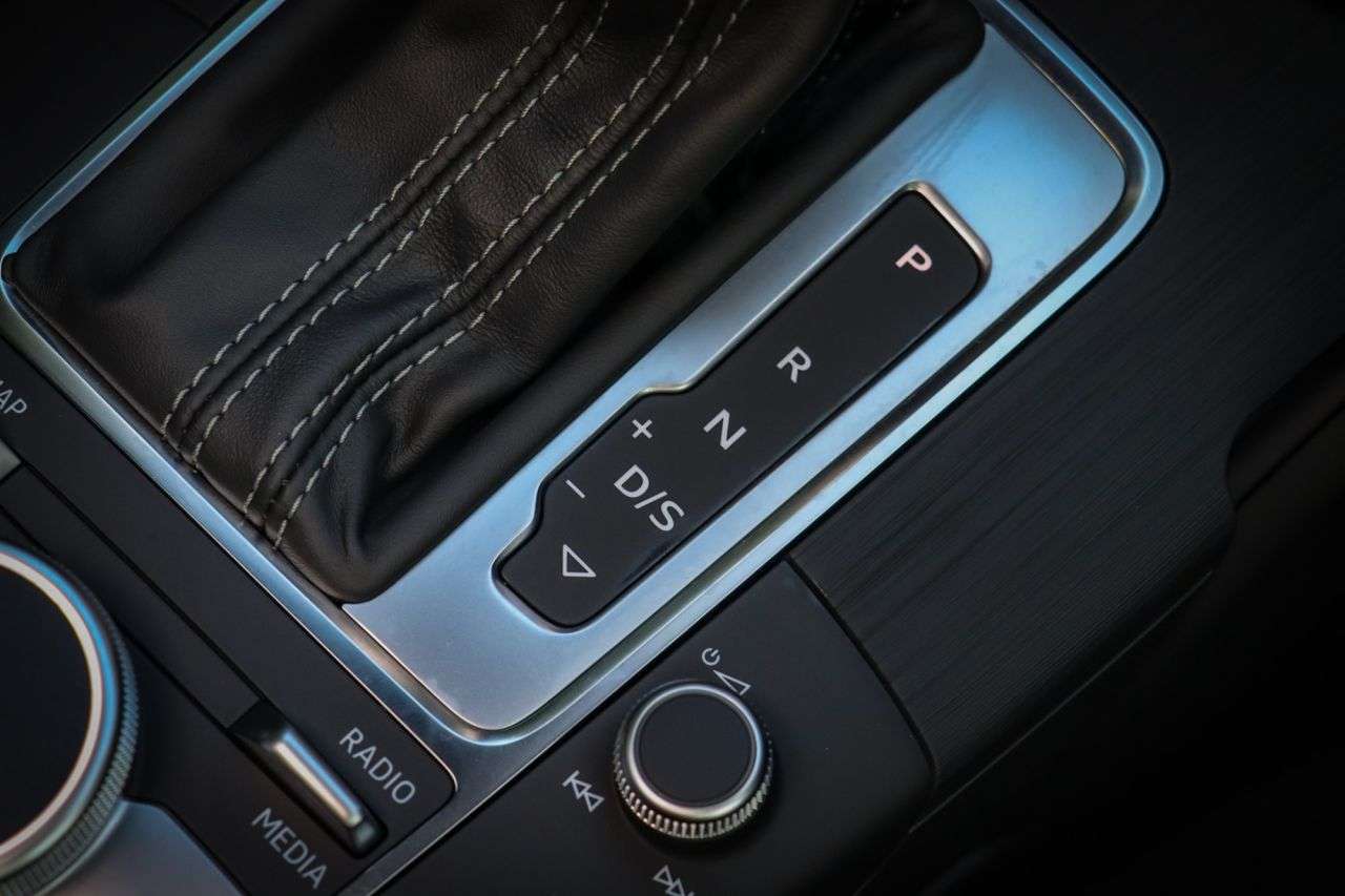 null AUDI RS3 null AUDI RS3