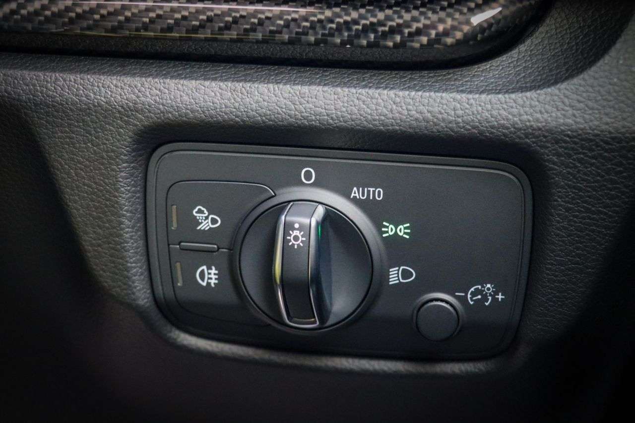 null AUDI RS3 null AUDI RS3