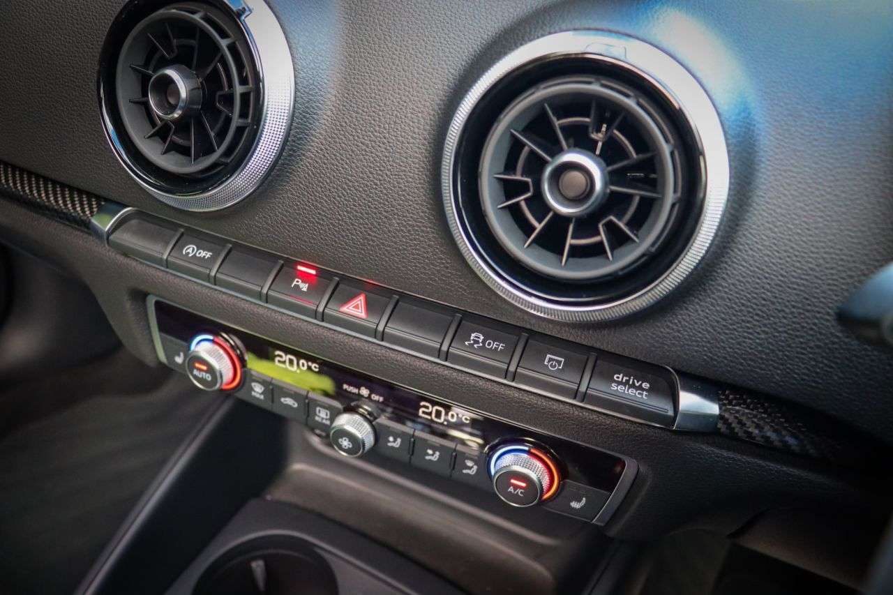 null AUDI RS3 null AUDI RS3