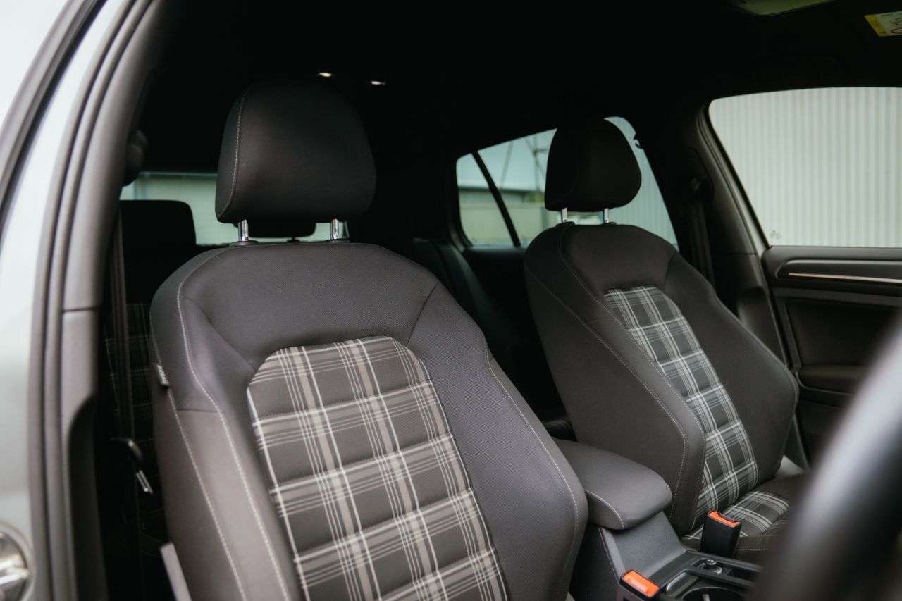 2018 VOLKSWAGEN GOLF 2018 VOLKSWAGEN GOLF