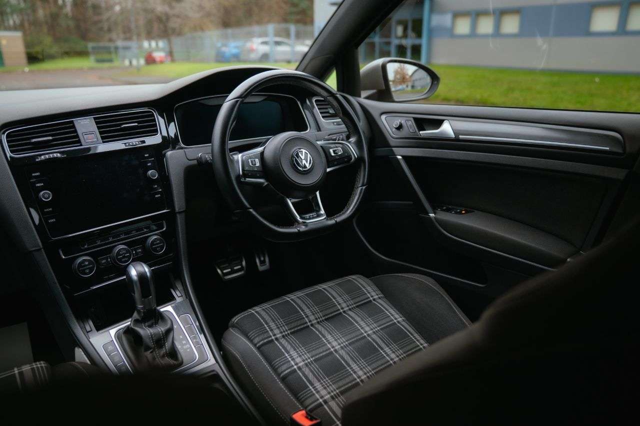 2018 VOLKSWAGEN GOLF 2018 VOLKSWAGEN GOLF