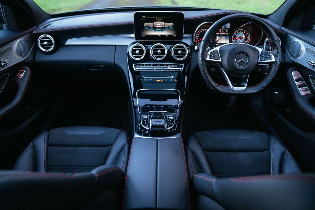 A 2018 MERCEDES-BENZ C-CLASS 3.0 C43 V6 AMG (Premium Plus) Saloon 4dr Petrol G-Tronic+ 4MATIC Euro 6 (s/ A 2018 MERCEDES-BENZ C-CLASS 3.0 C43 V6 AMG (Premium Plus) Saloon 4dr Petrol G-Tronic+ 4MATIC Euro 6 (s/