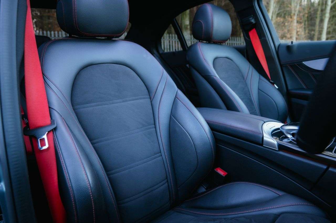 A 2018 MERCEDES-BENZ C-CLASS 3.0 C43 V6 AMG (Premium Plus) Saloon 4dr Petrol G-Tronic+ 4MATIC Euro 6 (s/ A 2018 MERCEDES-BENZ C-CLASS 3.0 C43 V6 AMG (Premium Plus) Saloon 4dr Petrol G-Tronic+ 4MATIC Euro 6 (s/