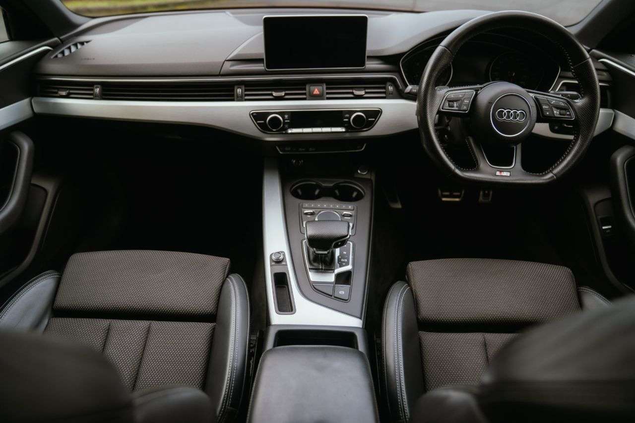 A 2016 AUDI A4 2.0 TDI S line Saloon 4dr Diesel S Tronic Euro 6 (s/s) (190 ps) A 2016 AUDI A4 2.0 TDI S line Saloon 4dr Diesel S Tronic Euro 6 (s/s) (190 ps)