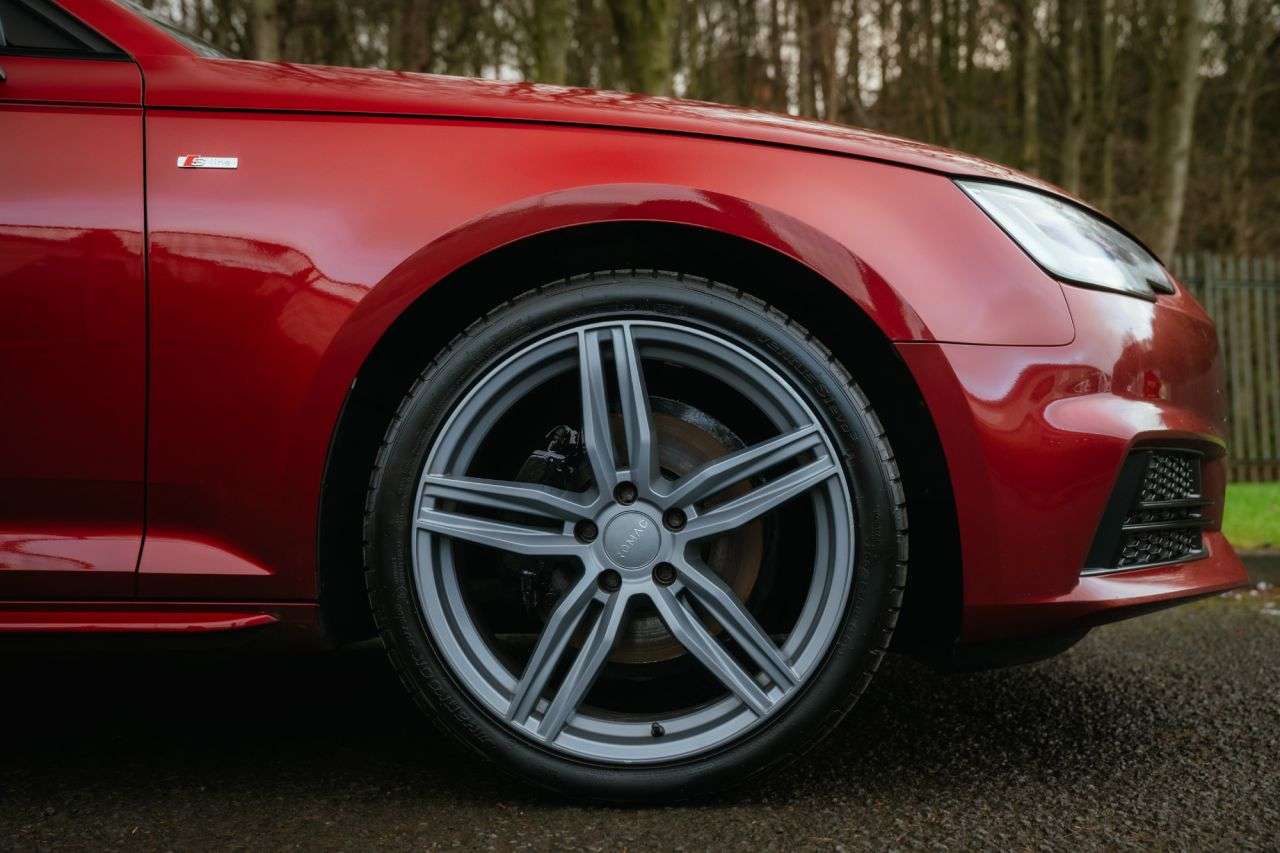 A 2016 AUDI A4 2.0 TDI S line Saloon 4dr Diesel S Tronic Euro 6 (s/s) (190 ps) A 2016 AUDI A4 2.0 TDI S line Saloon 4dr Diesel S Tronic Euro 6 (s/s) (190 ps)