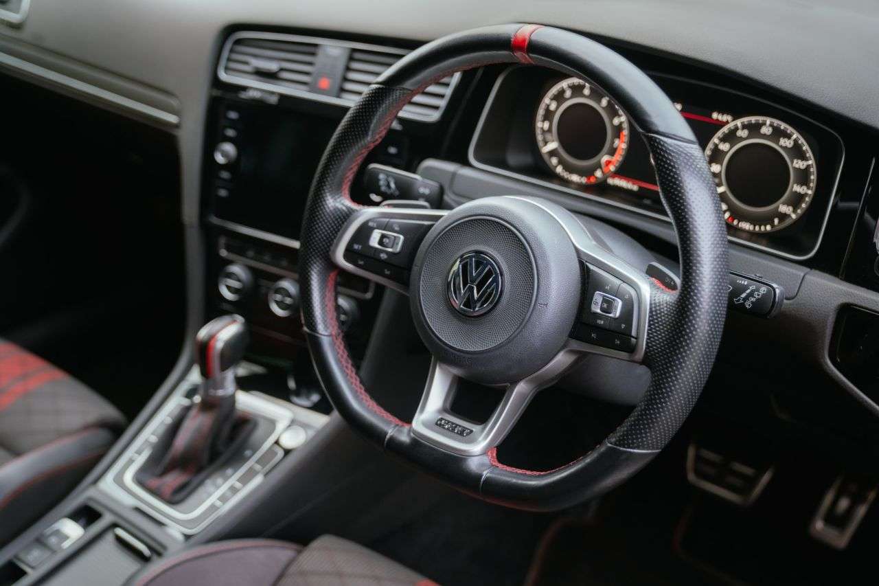 2020 VOLKSWAGEN GOLF 2020 VOLKSWAGEN GOLF